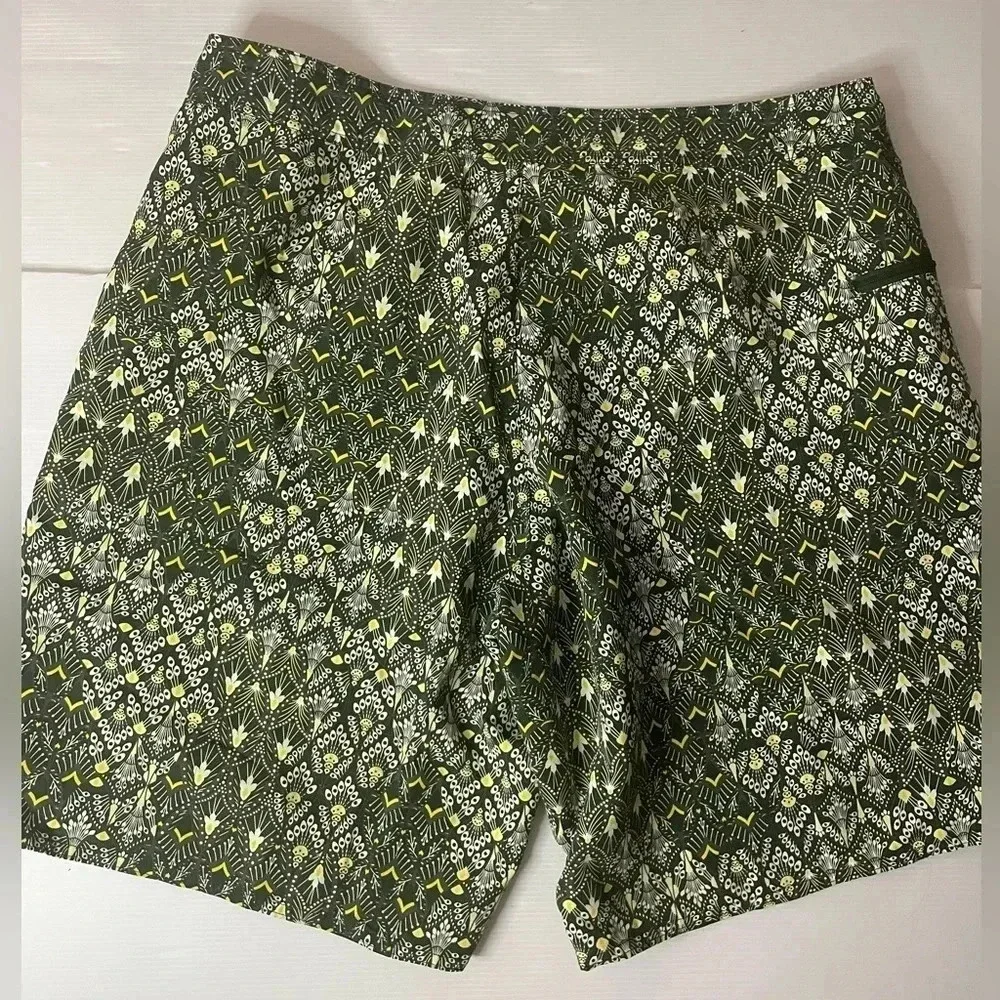 Patagonia Wavefarer Board Shorts Size 38 Dark Green Yellow